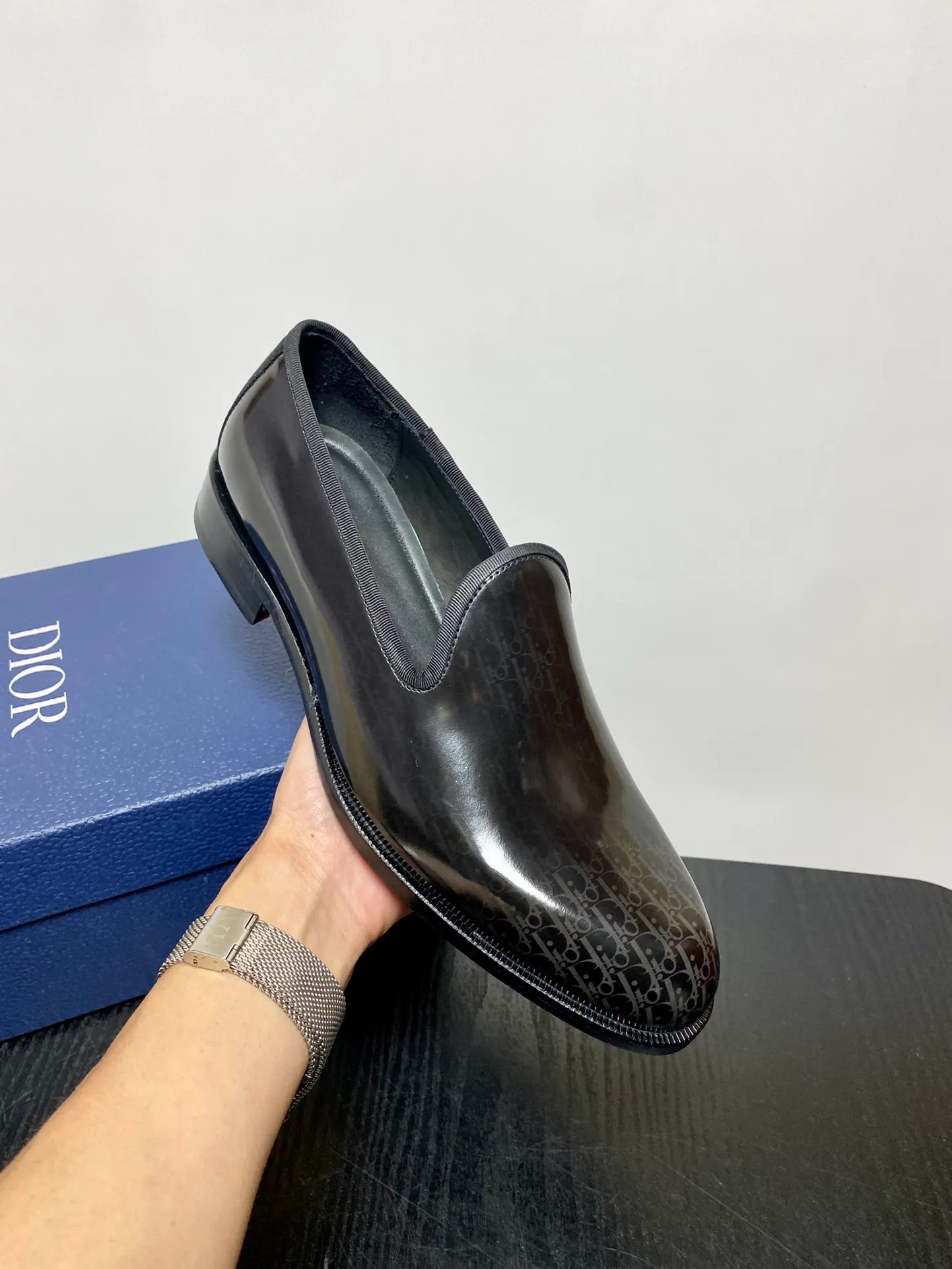 Men's shoes 💰960 Dior Derby shoes | Genuine leather sole formal leather shoes | Carefully crafted with open-edge beaded cowhide | Water-dyed cowhide lining | With classic lace-up closure | Exquisite embossed brand logo on the side | Glossy stacked heel design enhances style | Can be matched with formal or casual looks Size: 39-44 (customized at 38.45.46)